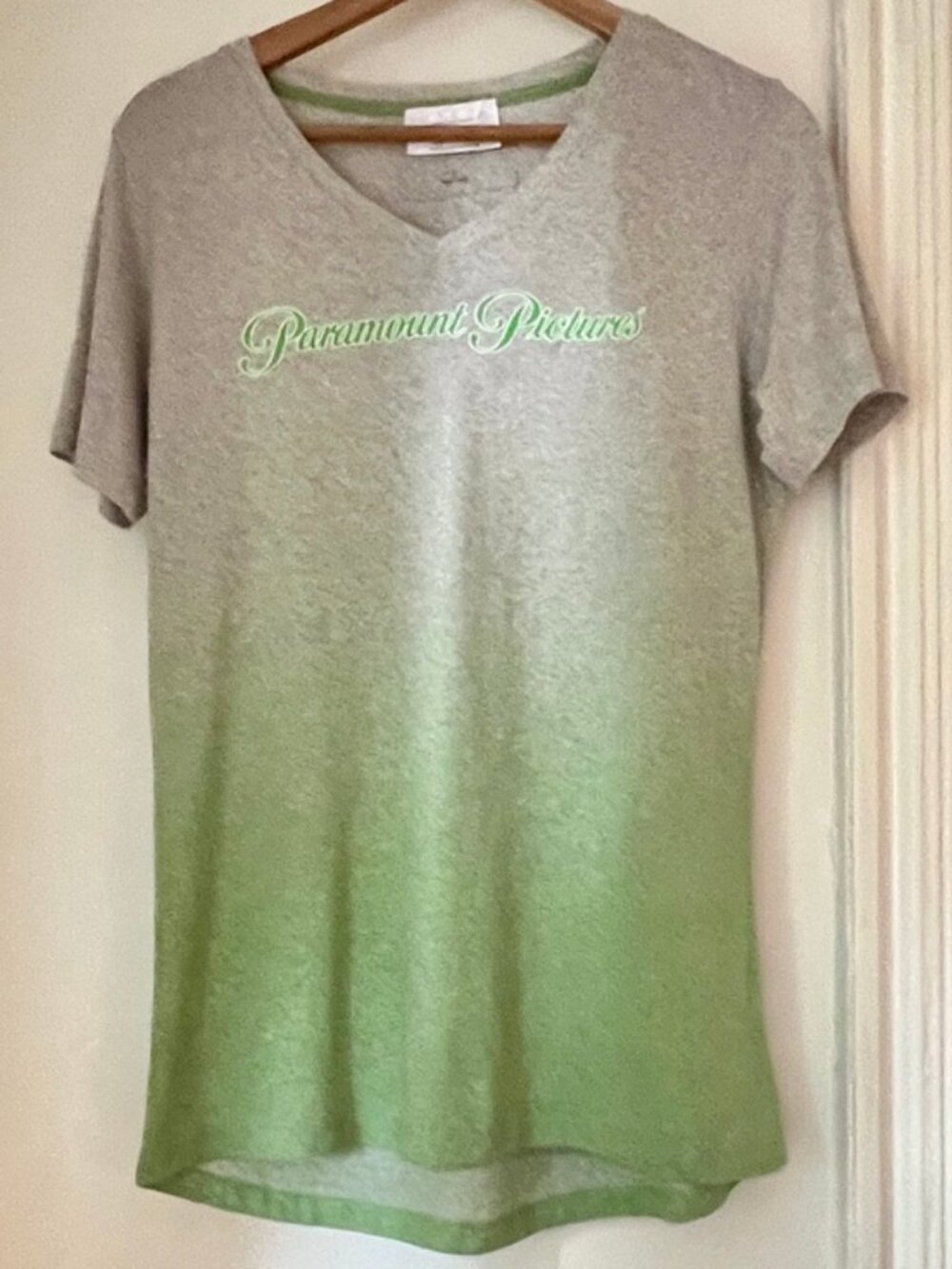 Paramount Pictures s/s tee- sz: L -made exclusively for Paramount, made in India
